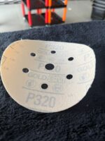 Disco de Lixa Hookit Ouro 216U G-320 152m 7 Furos - 3M - Imagem 3